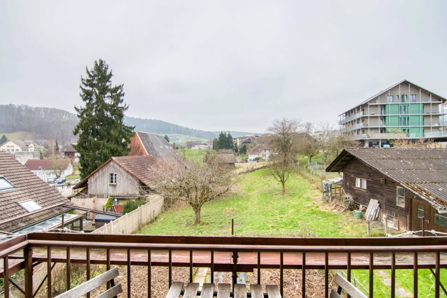 Maison de campagne bernoise avec environ 750 m² de réserve de construction (W3) : Maison bifamiliale dans un emplacement calme avec un potentiel polyvalent - Photo 20 sur 31