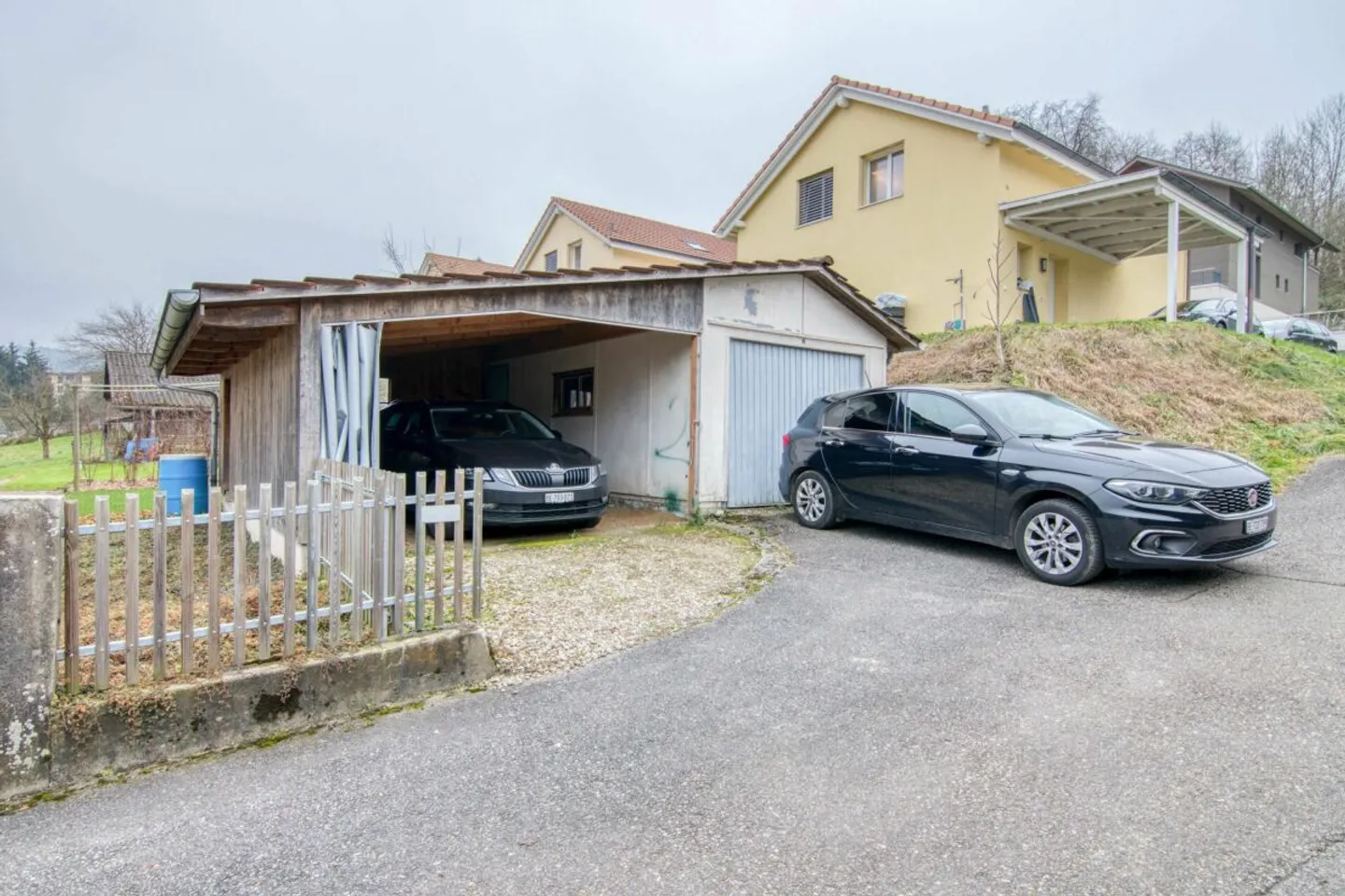 Maison de campagne bernoise avec environ 750 m² de réserve de construction (W3) : Maison bifamiliale dans un emplacement calme avec un potentiel polyvalent - Photo 27 sur 31