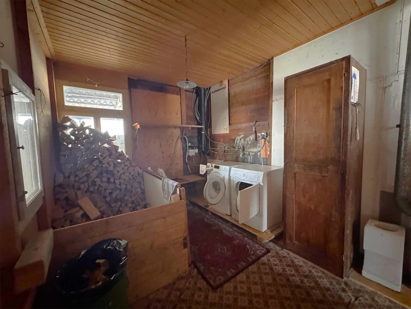 Edificio residenziale con due appartamenti, area commerciale e box garage - Foto 20 di 24