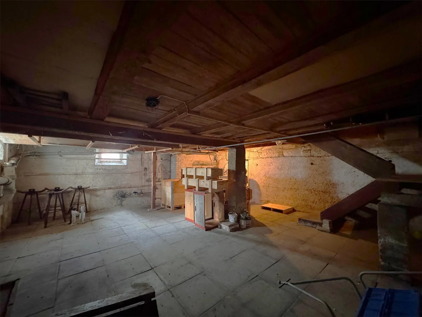 Edificio residenziale con due appartamenti, area commerciale e box garage - Foto 21 di 24