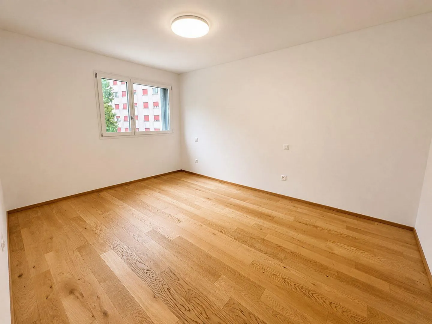 Spacious 2.5 rooms with livable terrace immersed in the greenery of Vacallo - Photo 5 of 5