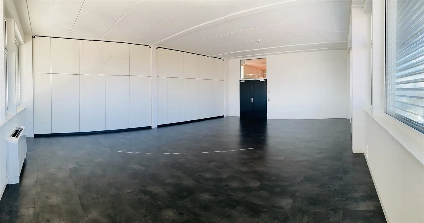 74 m2 Office/Commercial Space - Photo 8 of 13