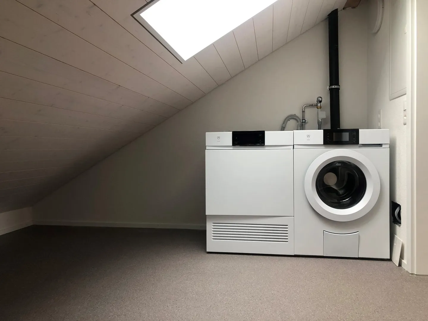 Nouvel appartement en penthouse spacieux avec charme - Photo 10 sur 11