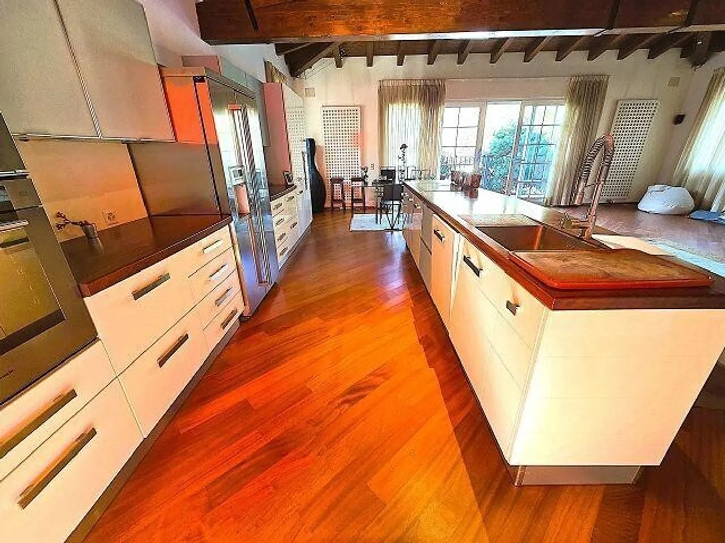 Charming Villa with Pool - Photo 6 of 13