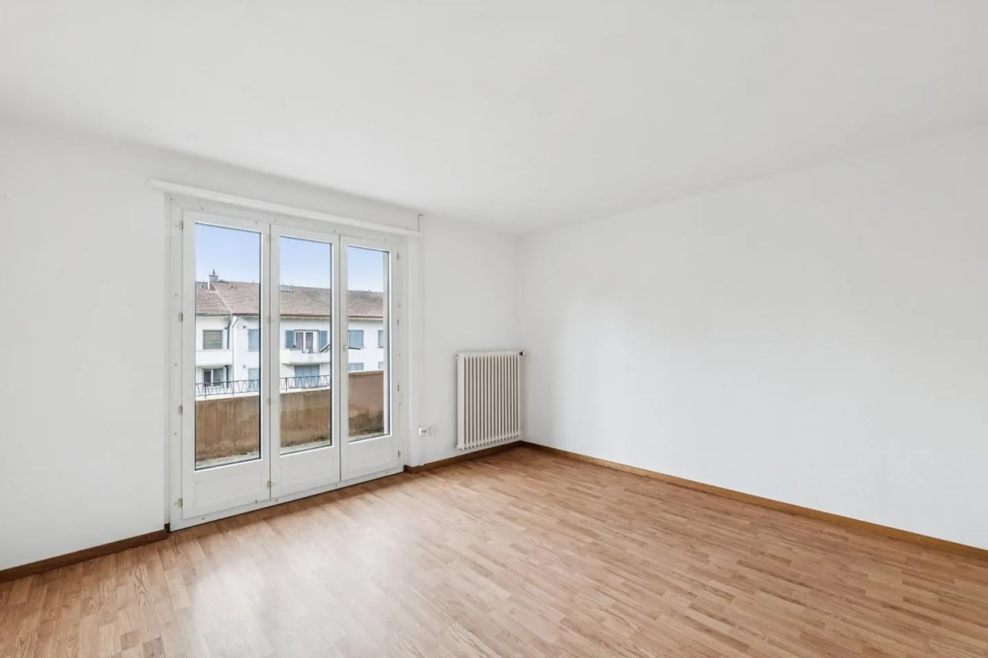 Beautiful fresh 2-room apartment in Grenchen, available immediately - Photo 2 of 7