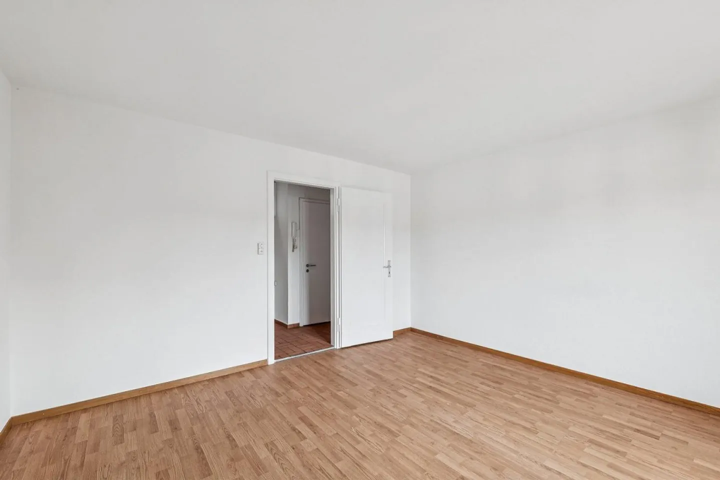 Beautiful fresh 2-room apartment in Grenchen, available immediately - Photo 3 of 7
