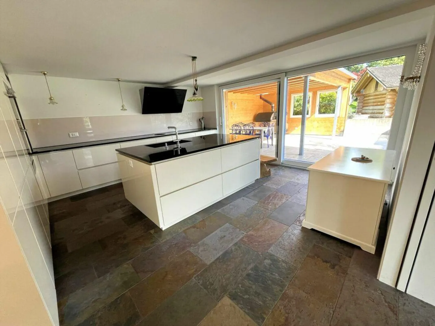 Maison de montagne historique avec intérieur moderne dans un emplacement panoramique calme - Photo 4 sur 14