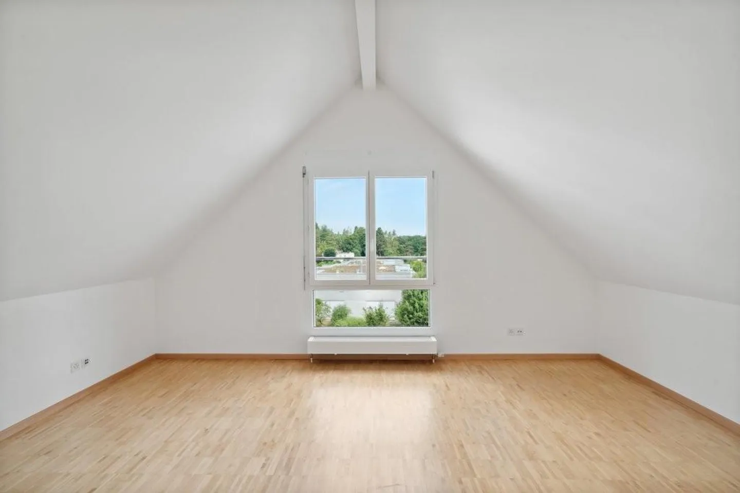 Beautiful Living - Photo 9 of 12