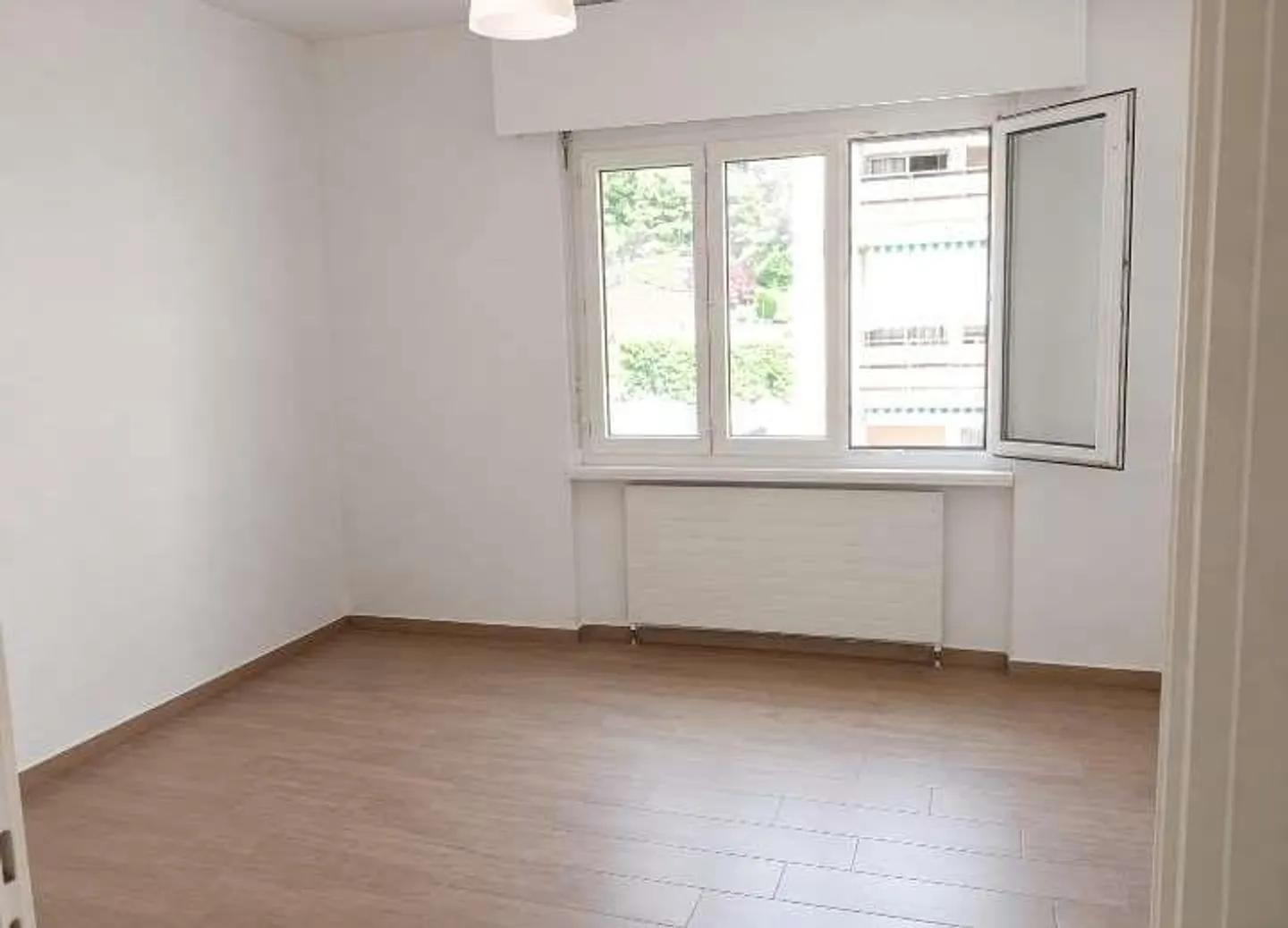 Appartamento ristrutturato con balcone - Foto 5 di 9