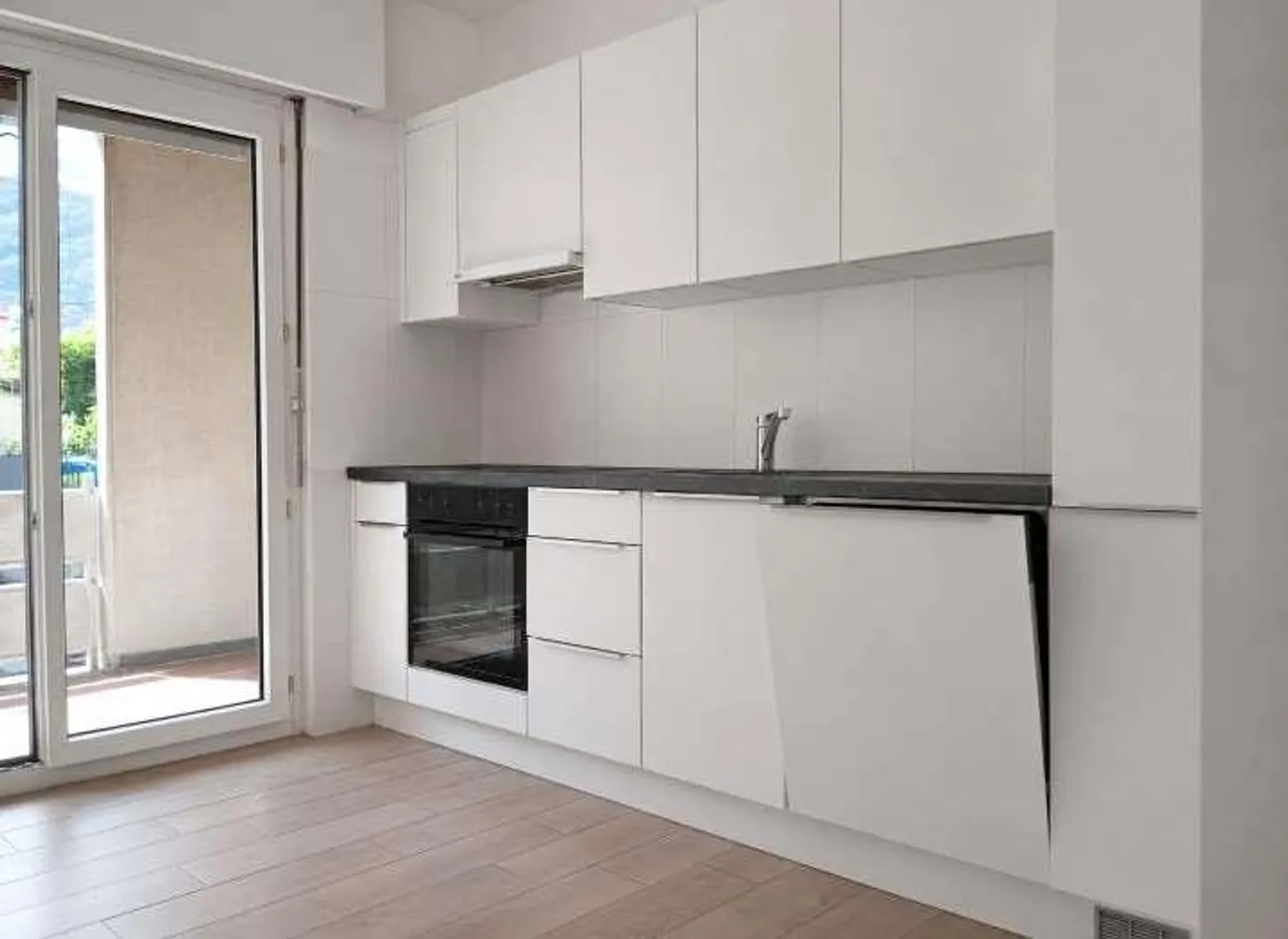 Appartamento ristrutturato con balcone - Foto 2 di 9