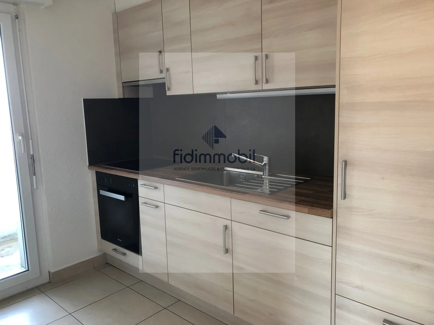 Charming Apartment - Photo 1 of 7