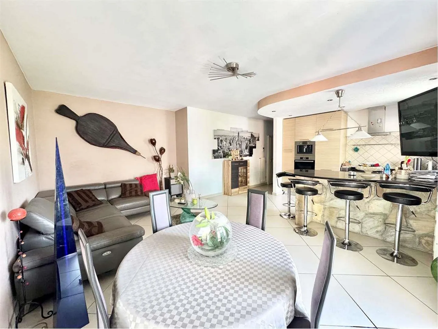 Bright 3.5-room apartment in Paradiso in residential area - Photo 4 of 7
