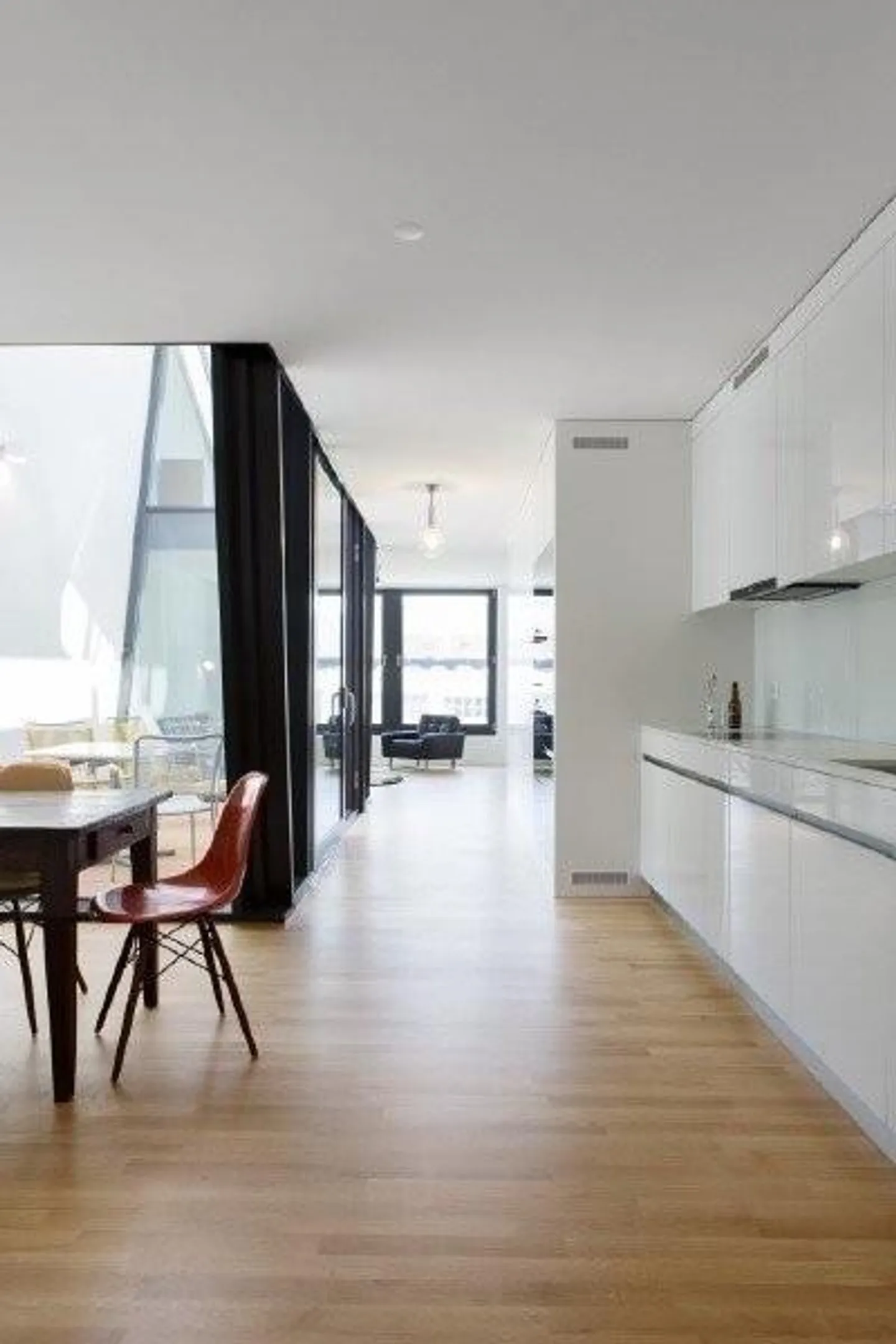 Modern Apartment in Zürich-West - Photo 3 of 9
