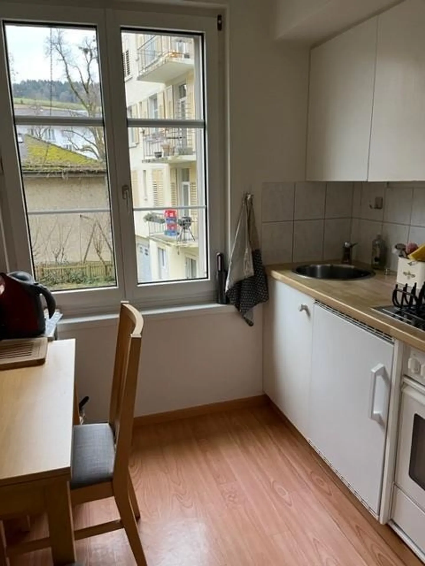 Compact, astucieux, proche de la ville - parfait appartement de 2,5 pièces - Photo 3 sur 11