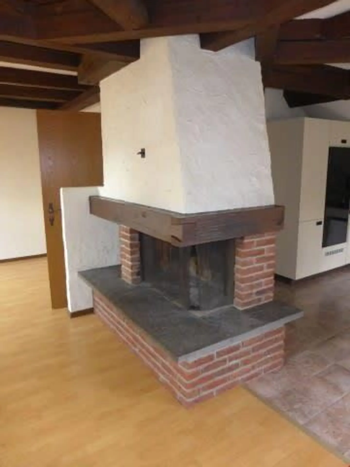 Charmante appartement sous les toits d'un ancien bâtiment - central à Altstätten - Photo 4 sur 12