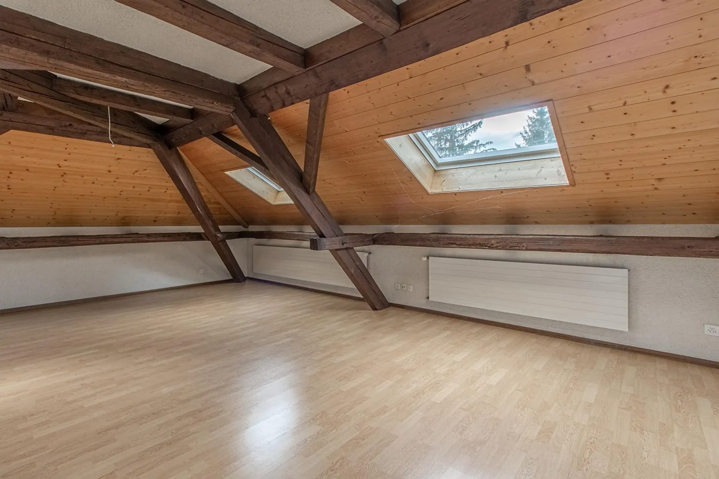 Charmante appartement sous les toits d'un ancien bâtiment - central à Altstätten - Photo 7 sur 12