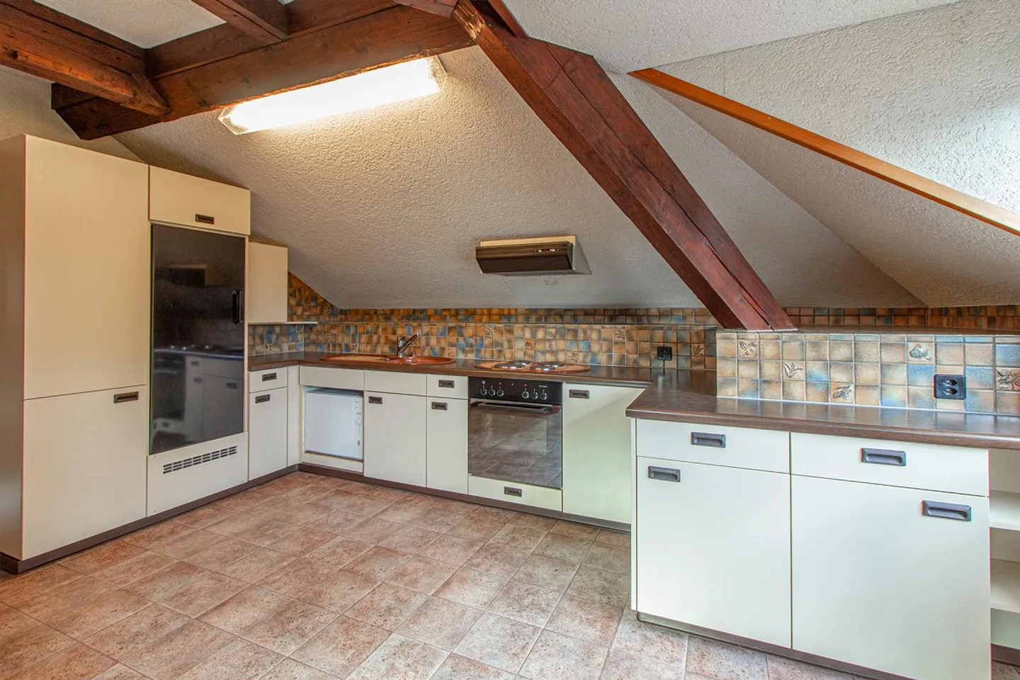 Charmante appartement sous les toits d'un ancien bâtiment - central à Altstätten - Photo 9 sur 12