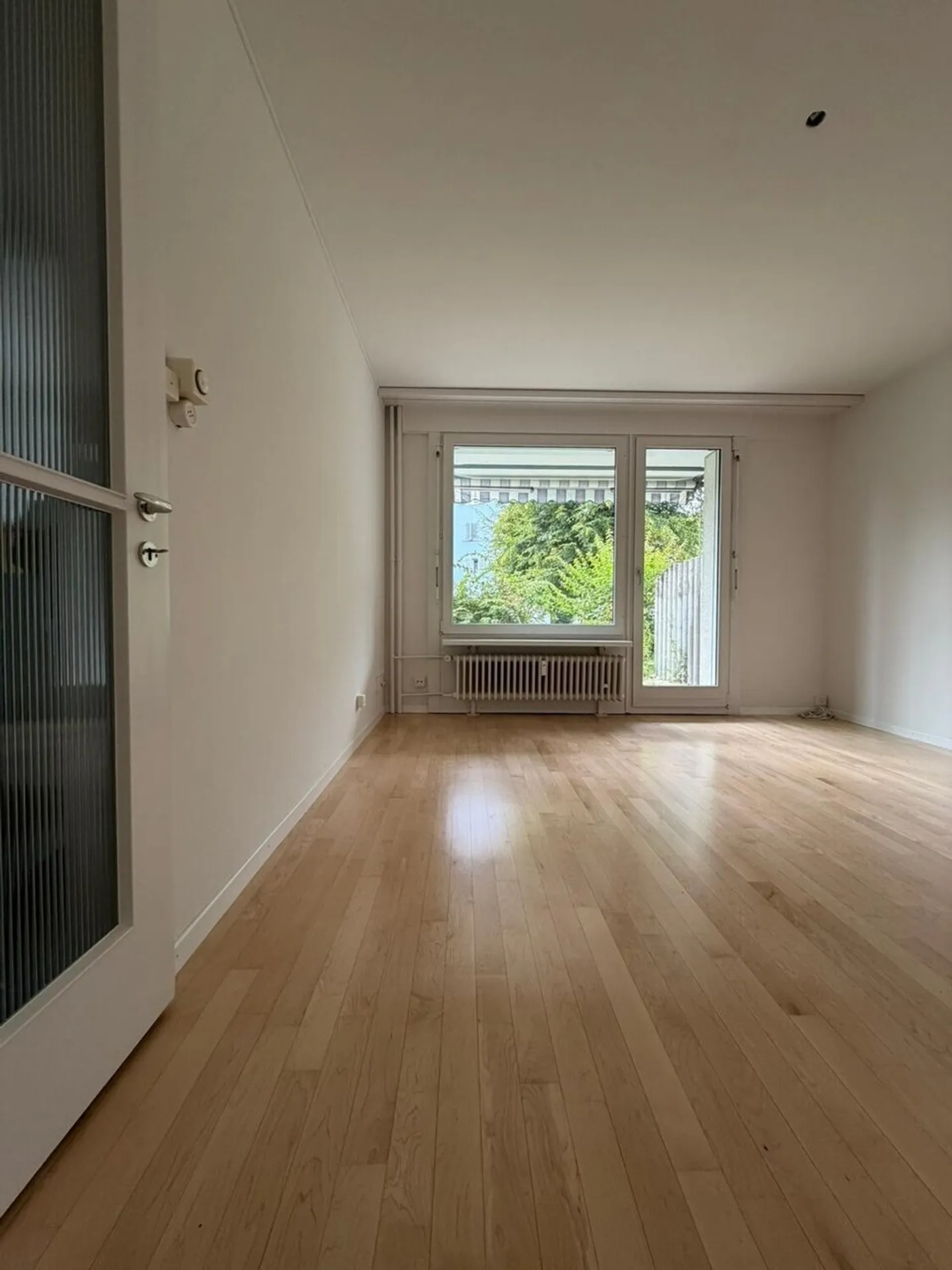 Bright 2.5-room apartment with balcony, lift and parking space - Photo 5 of 6