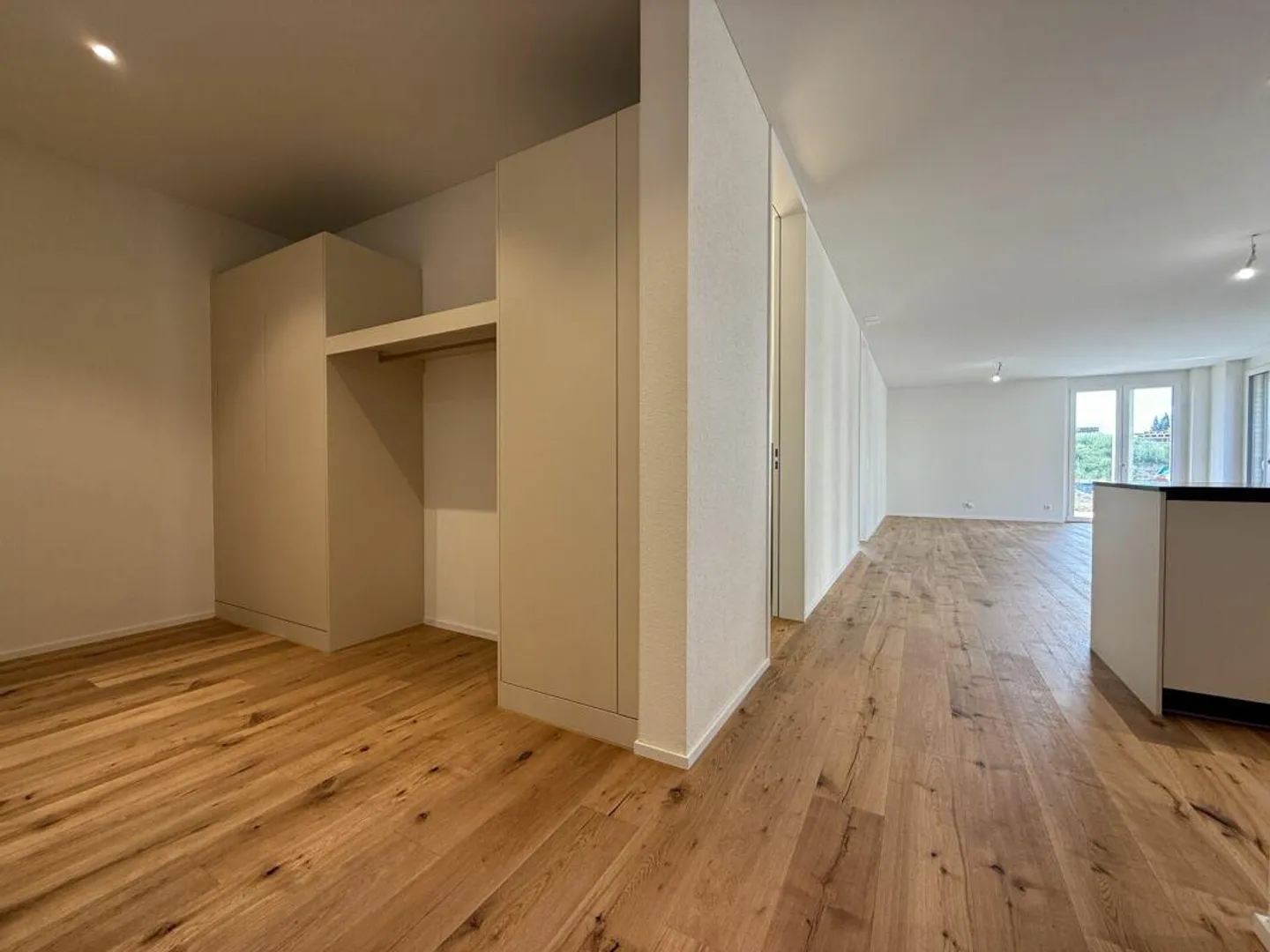 Modernes Apartment mit großem Garten - Foto 2 von 17