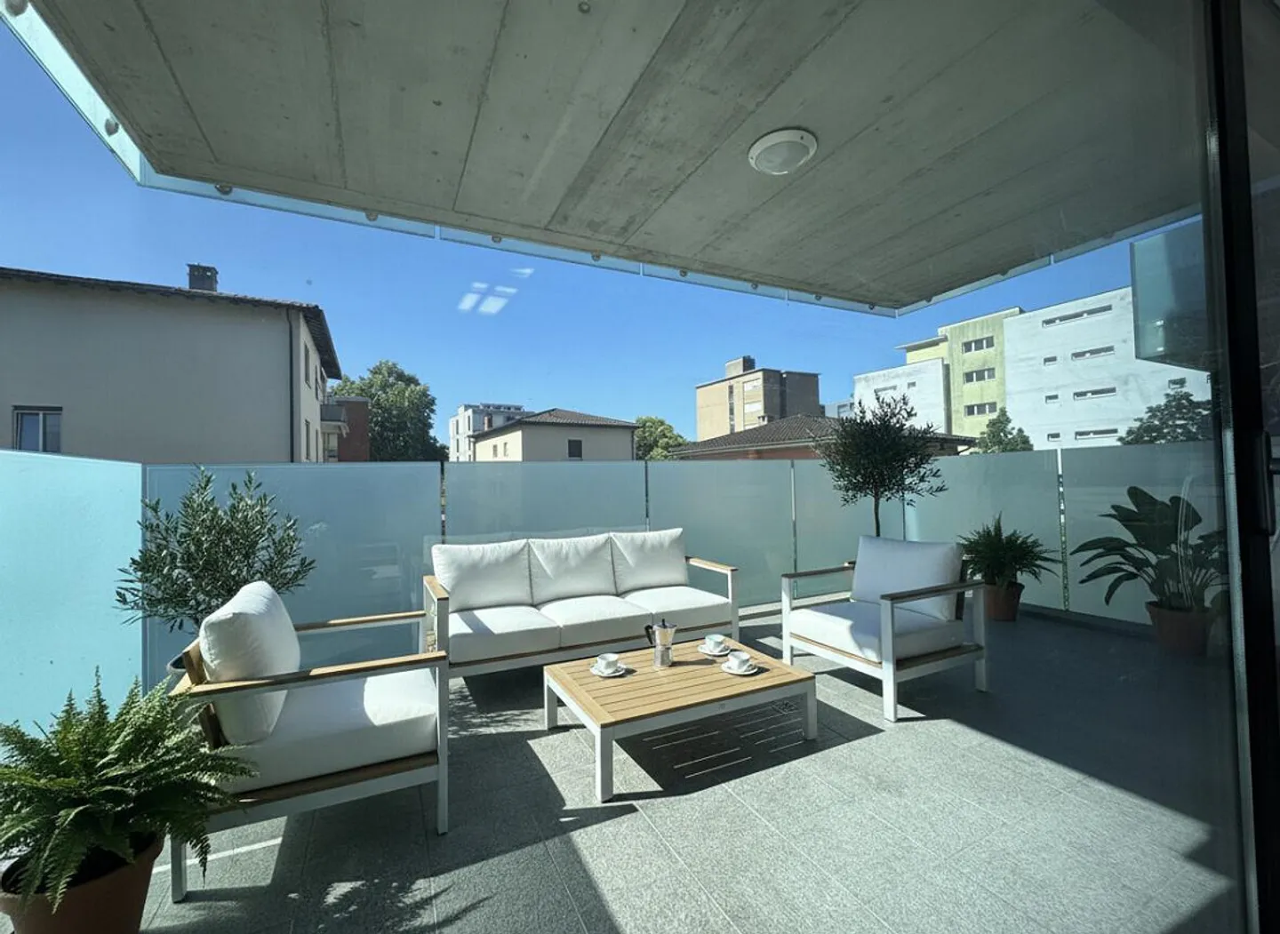 Appartamento spazioso con terrazza - Foto 3 di 9