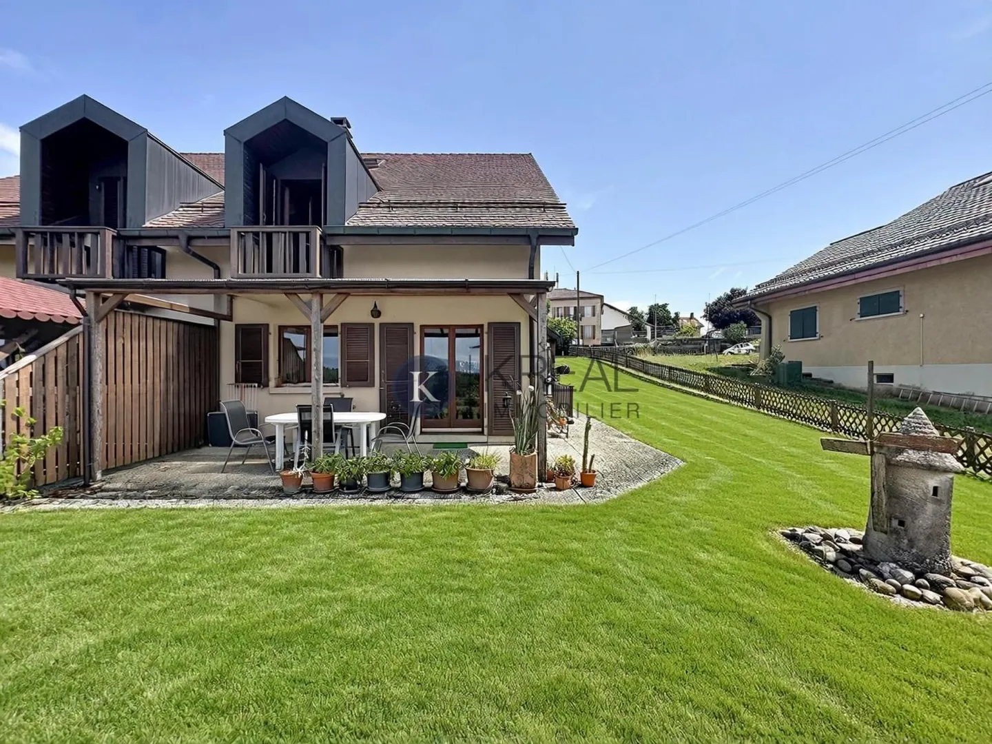 Apartment in sought-after residential area: 5.5-room villa with beautiful rooms and fenced garden - Photo 1 of 13