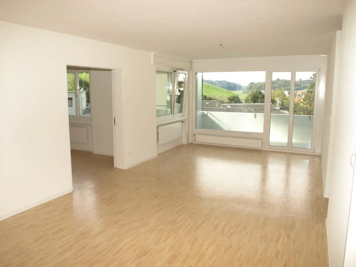 Sogno abitativo: appartamento di 5,5 stanze / Centrale con vista sul verde! - Foto 6 di 10