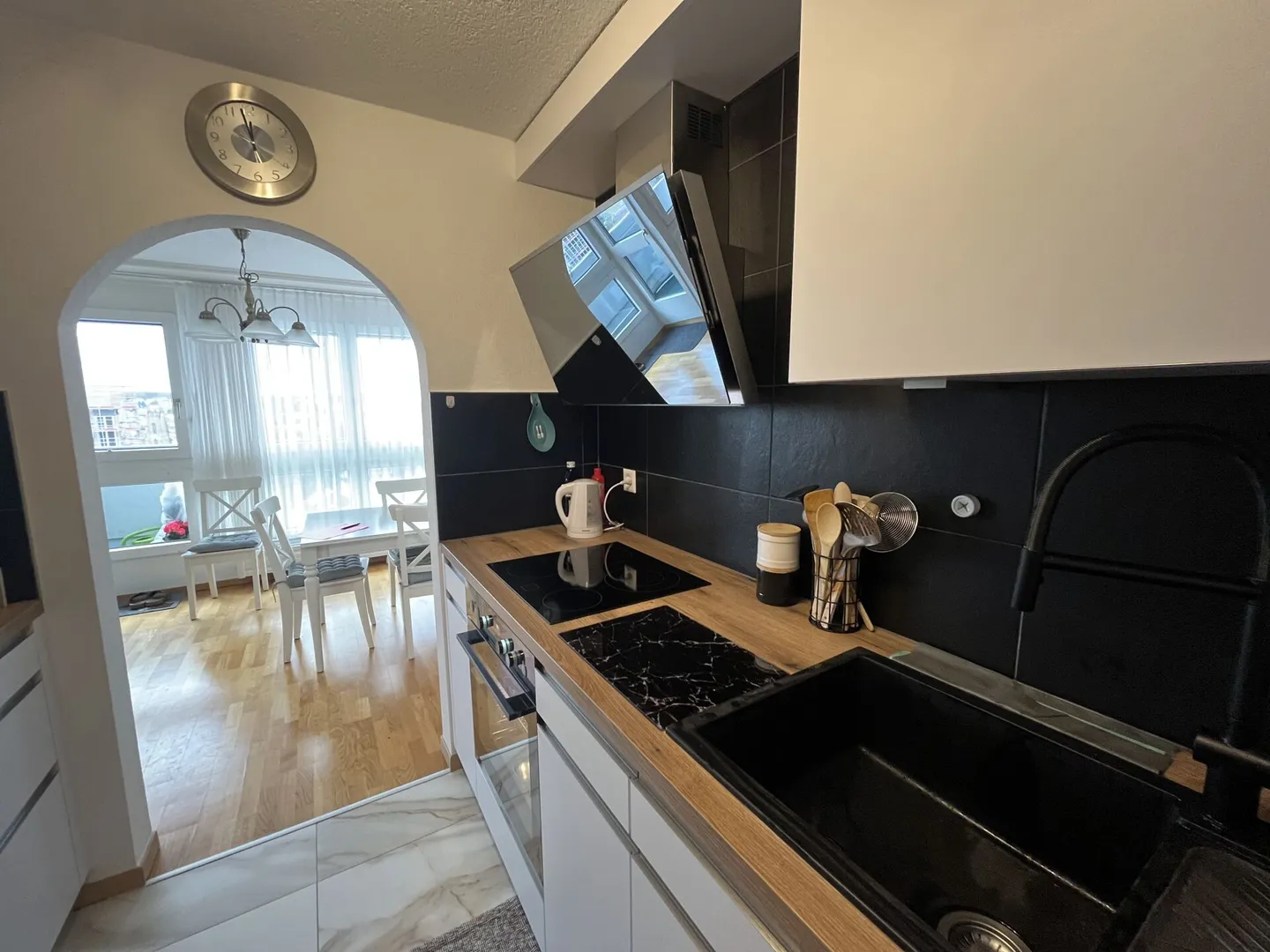 MIT EINER PRÄCHTIGEN PANORAMISCHEN AUSSTATTUNG - Photo 10 of 18