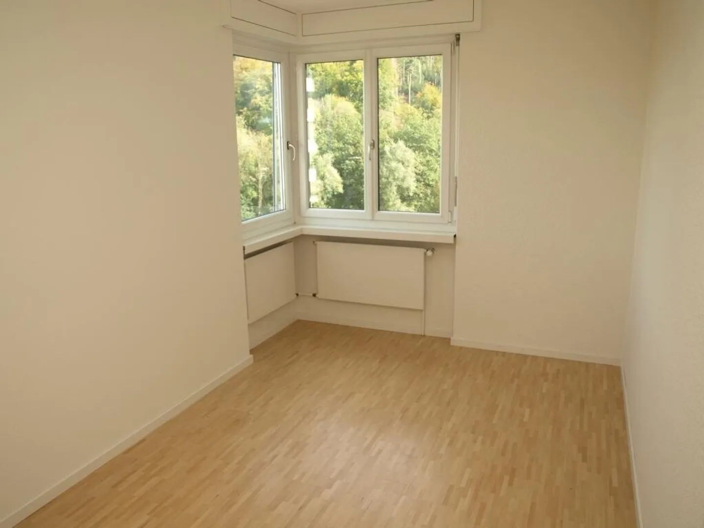 Sogno abitativo: appartamento di 5,5 stanze / Centrale con vista sul verde! - Foto 8 di 10