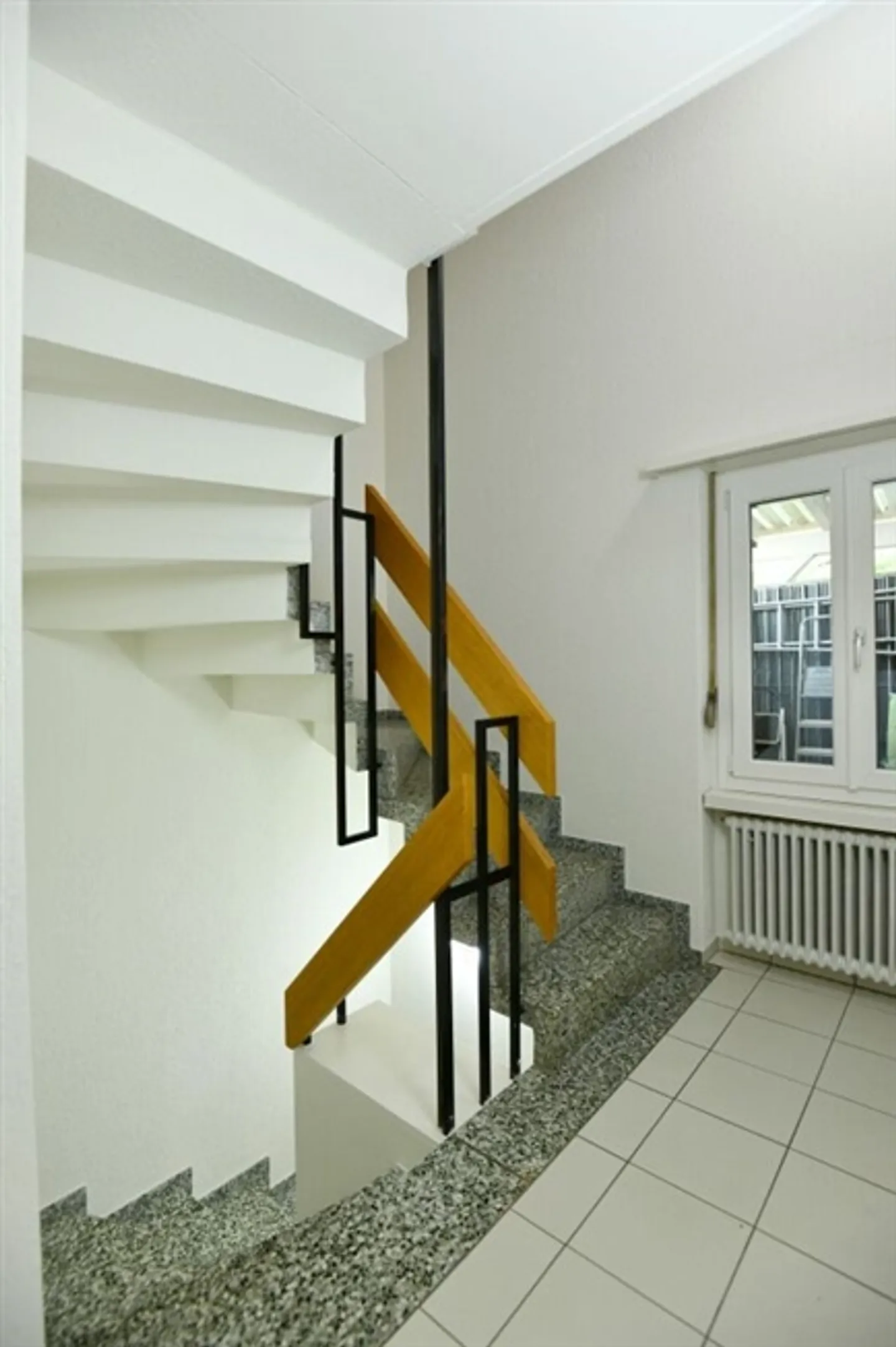 «Charmantes 6.5-Zimmer-Einfamilienhaus mit Wintergarten, grosser Terrasse und Garten in ruhiger Lage von Wettingen» - Foto 13 von 16