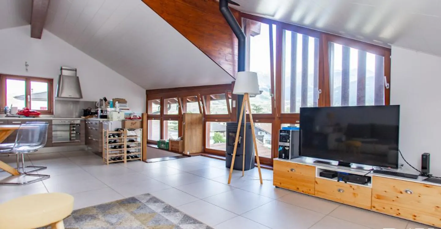 3 1/2 in attic/duplex fully renovated - Photo 1 of 11
