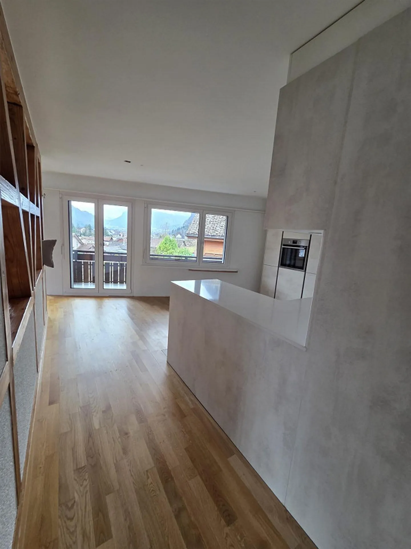 Appartement 2,5 pièces fraîchement rénové au 1er étage, emplacement calme et ensoleillé - Photo 5 sur 8