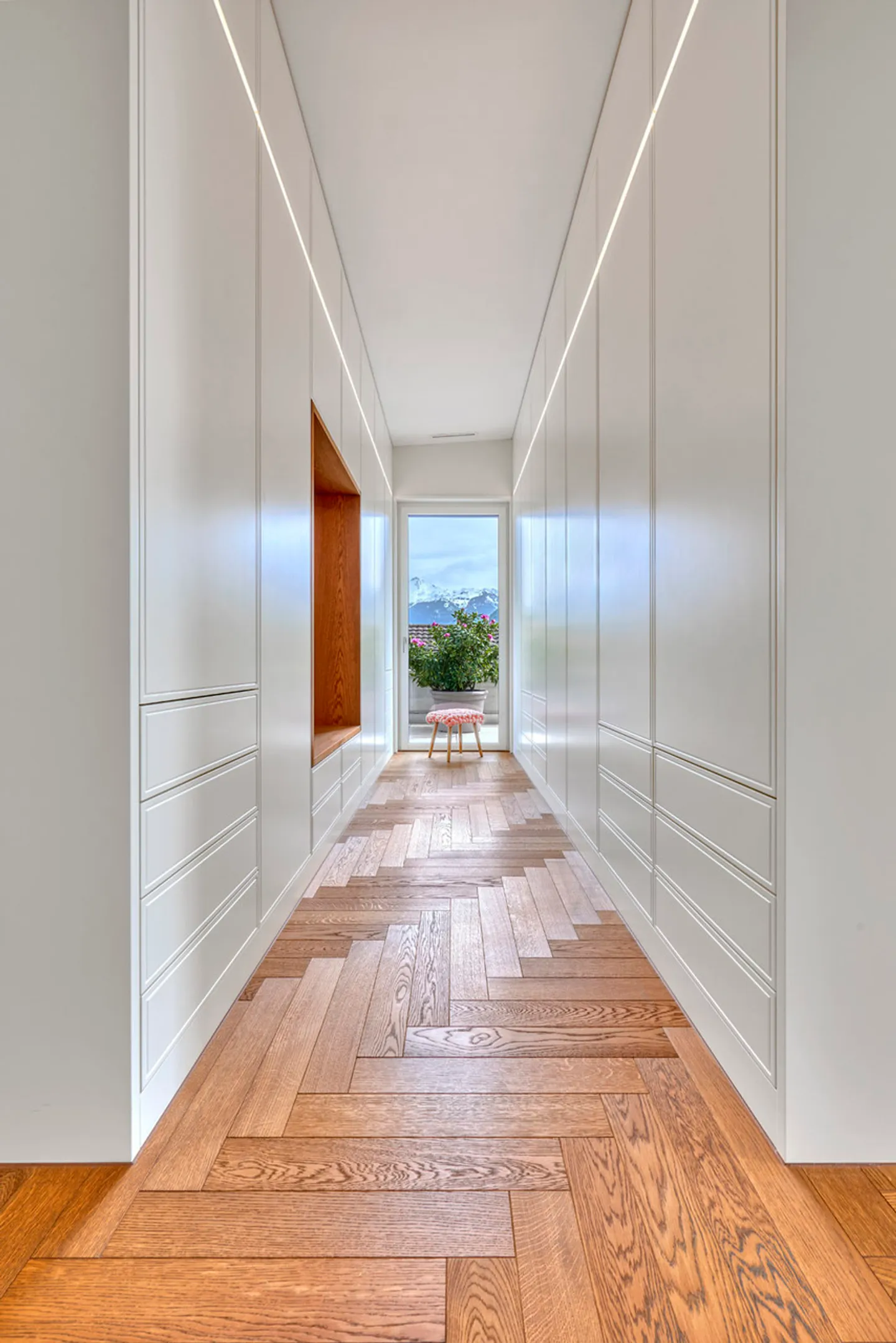 Exclusive 4.5-room penthouse apartment with fantastic mountain views - Photo 6 of 11