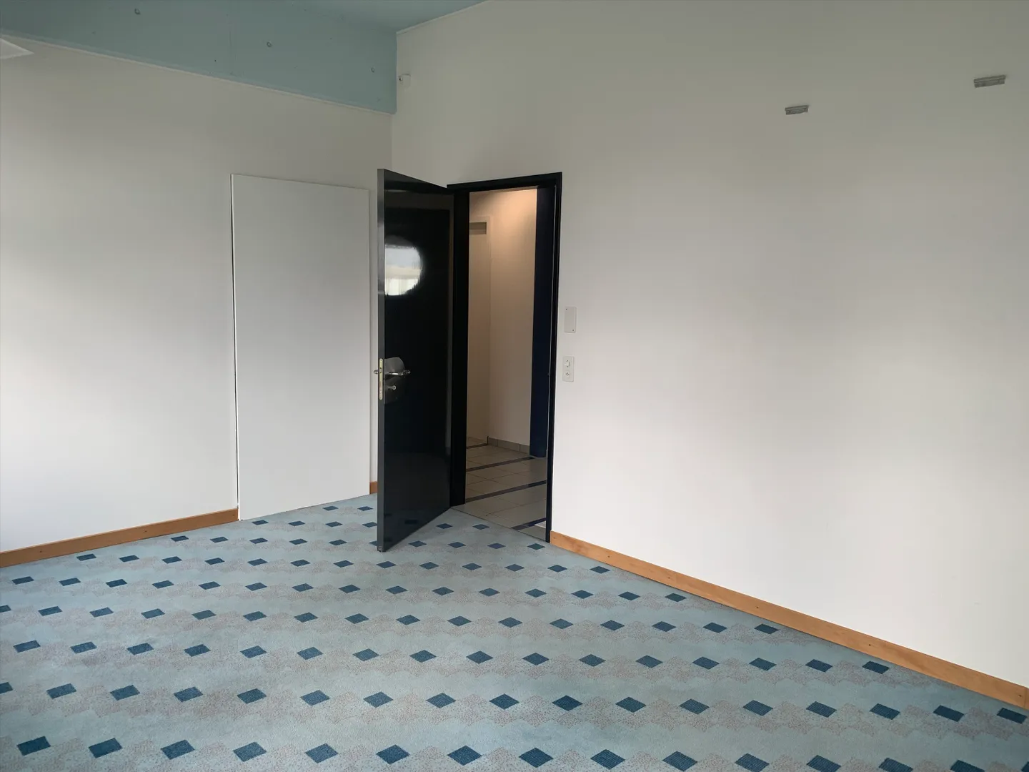 Your new office in a strategically excellent location with great infrastructure - Photo 8 of 8