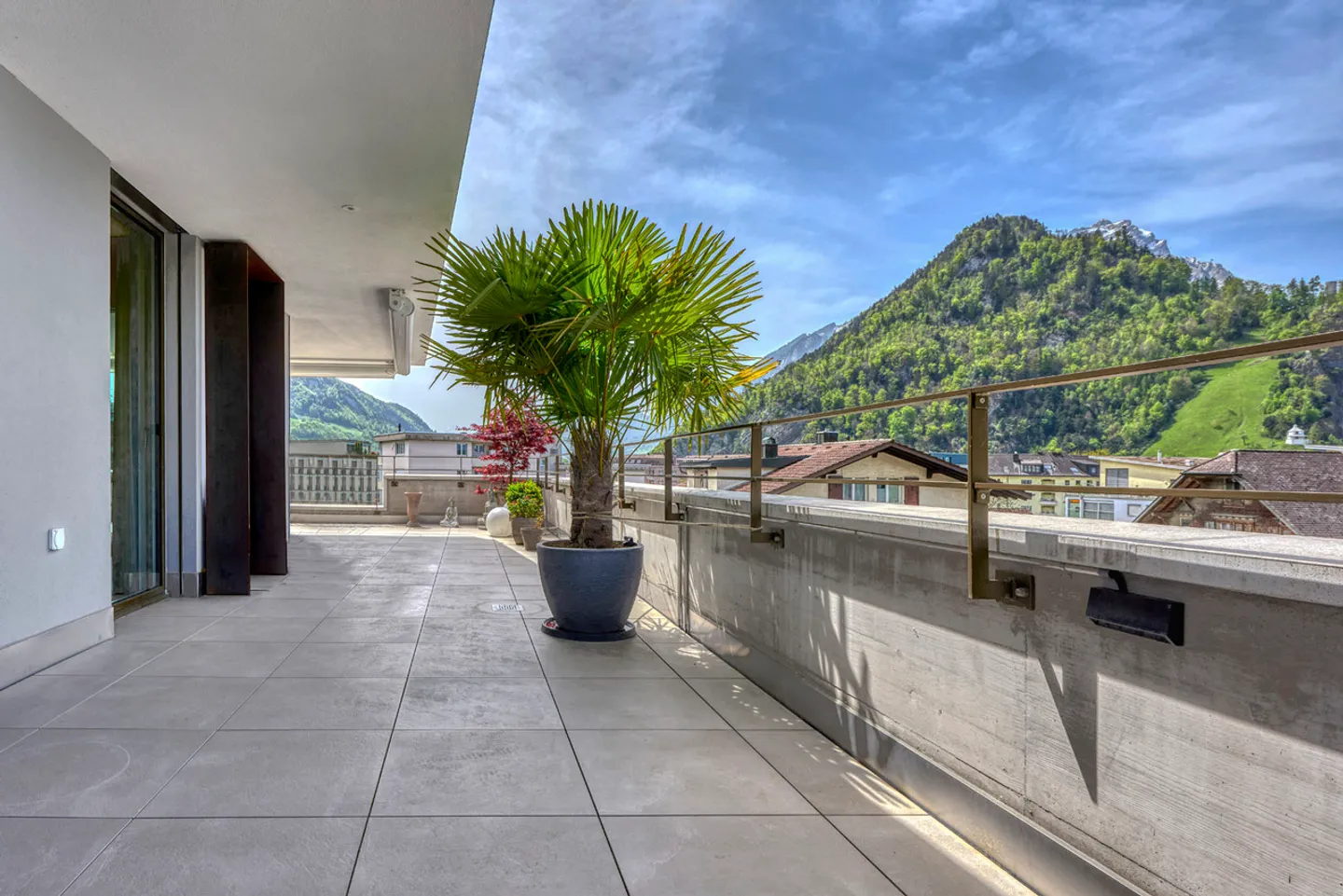 Exclusive 4.5-room penthouse apartment with fantastic mountain views - Photo 11 of 11