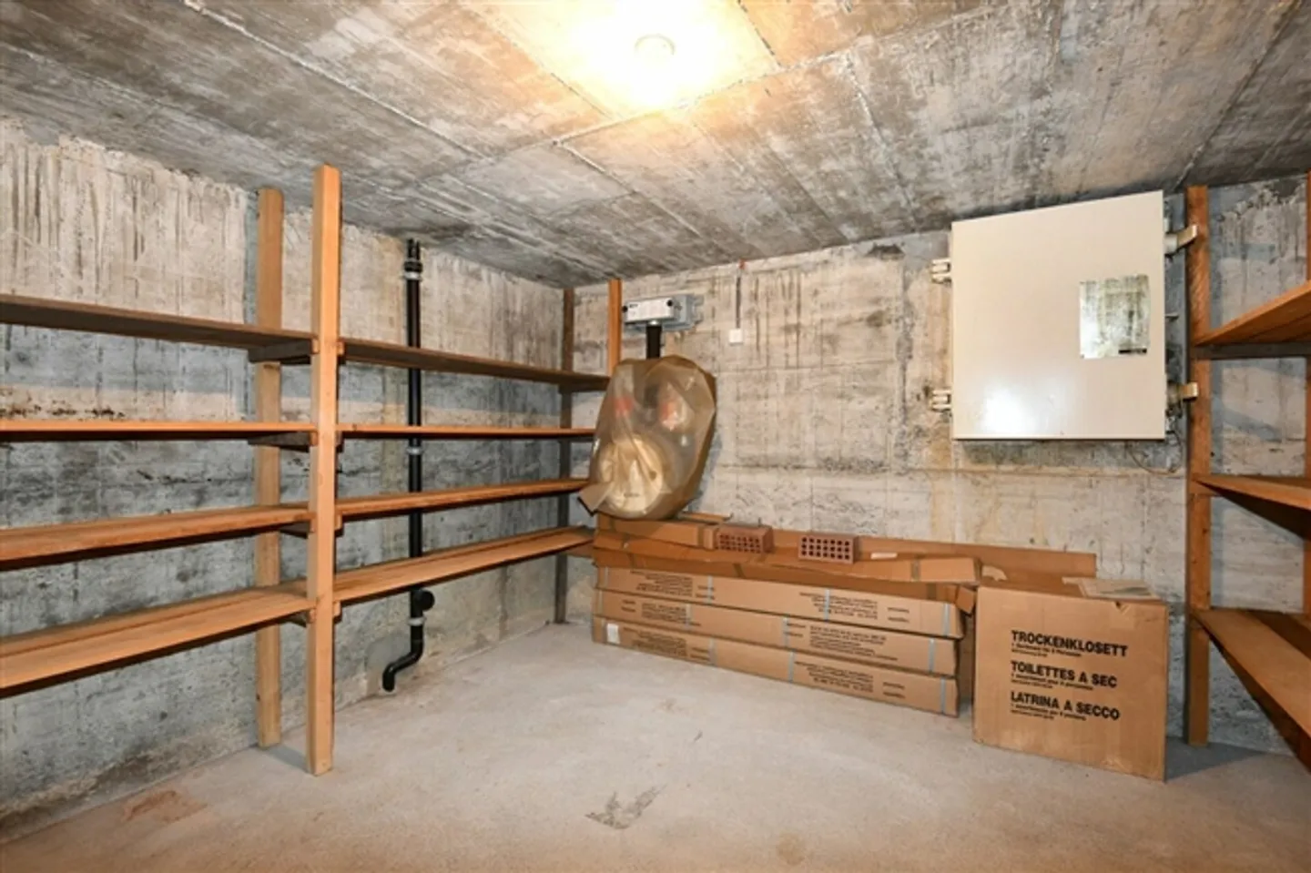 «Charmantes 6.5-Zimmer-Einfamilienhaus mit Wintergarten, grosser Terrasse und Garten in ruhiger Lage von Wettingen» - Foto 14 von 16