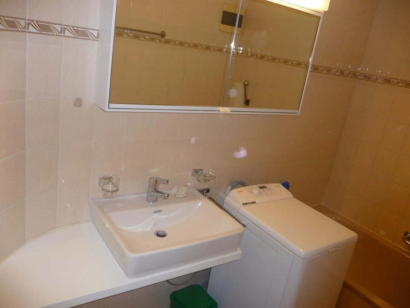 Locataire recherché pour un appartement en duplex de 5,5 pièces - Photo 2 sur 17