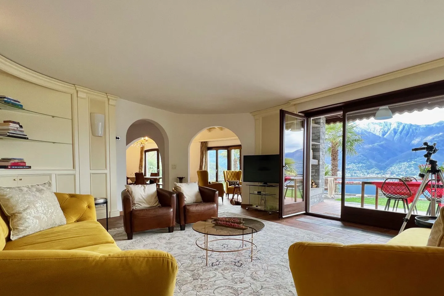 NEW PRICE!!! Villa with pool and plenty of space for family & friends - Photo 2 of 48