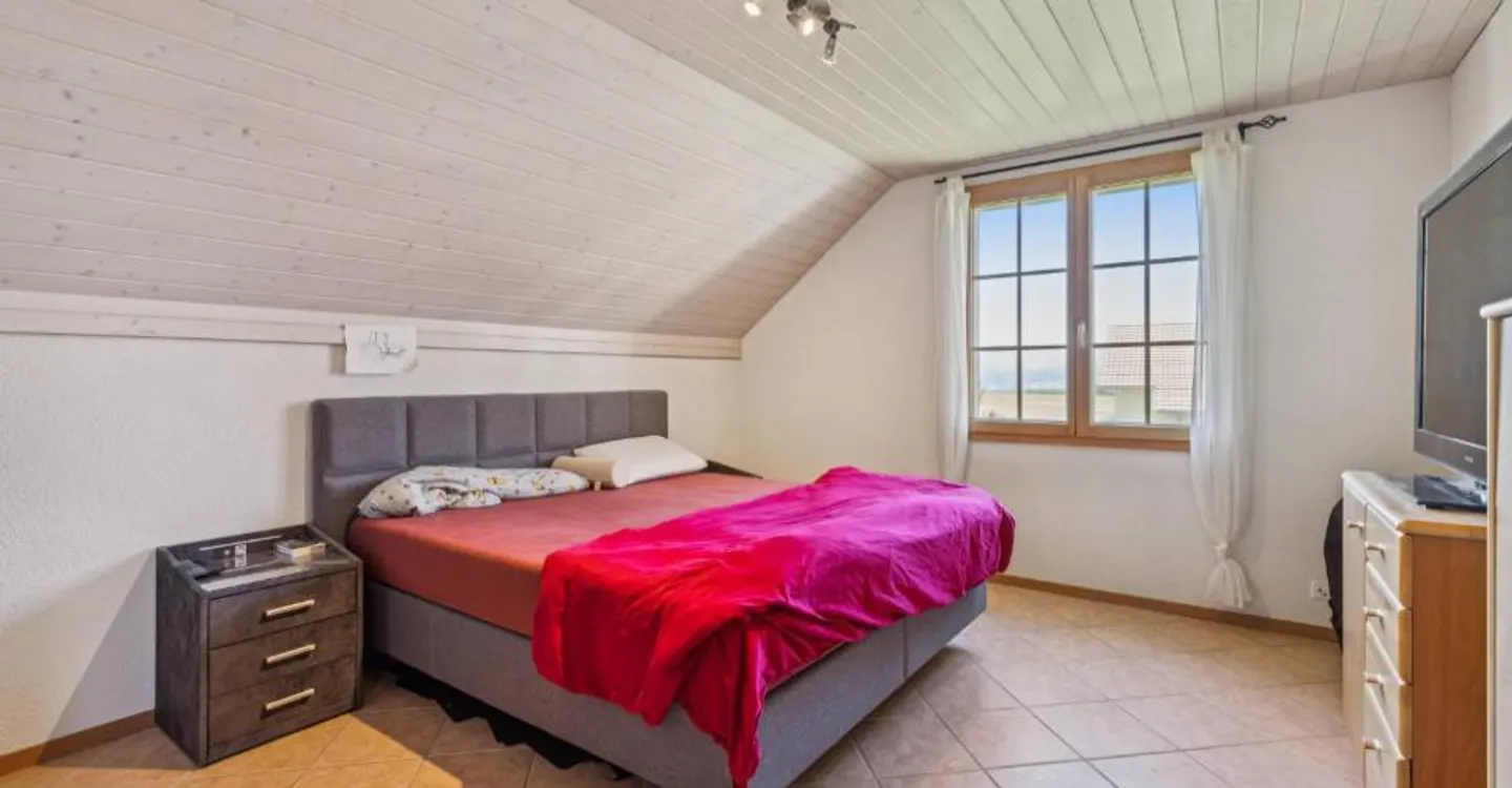 Charming Villa in Peaceful Setting - Photo 11 of 12