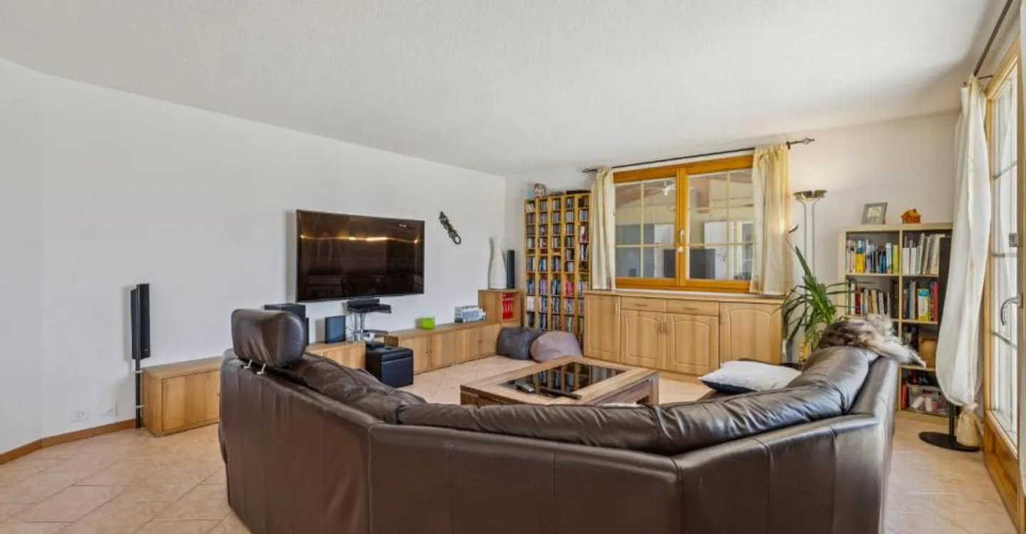 Charming Villa in Peaceful Setting - Photo 2 of 12