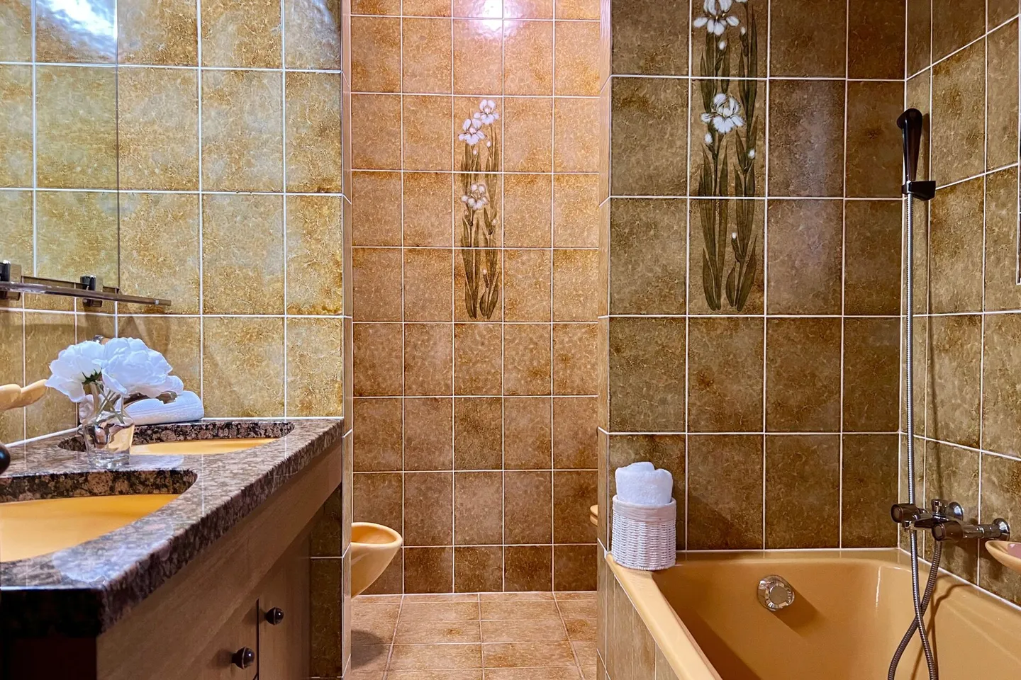 NEW PRICE!!! Villa with pool and plenty of space for family & friends - Photo 44 of 48