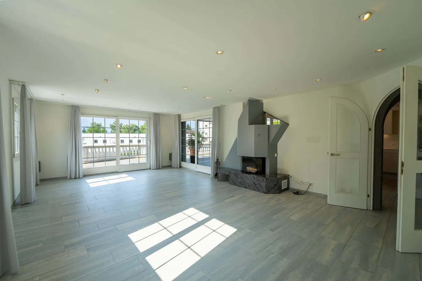 Maison de campagne avec 5,5 pièces et appartement - Photo 2 sur 4