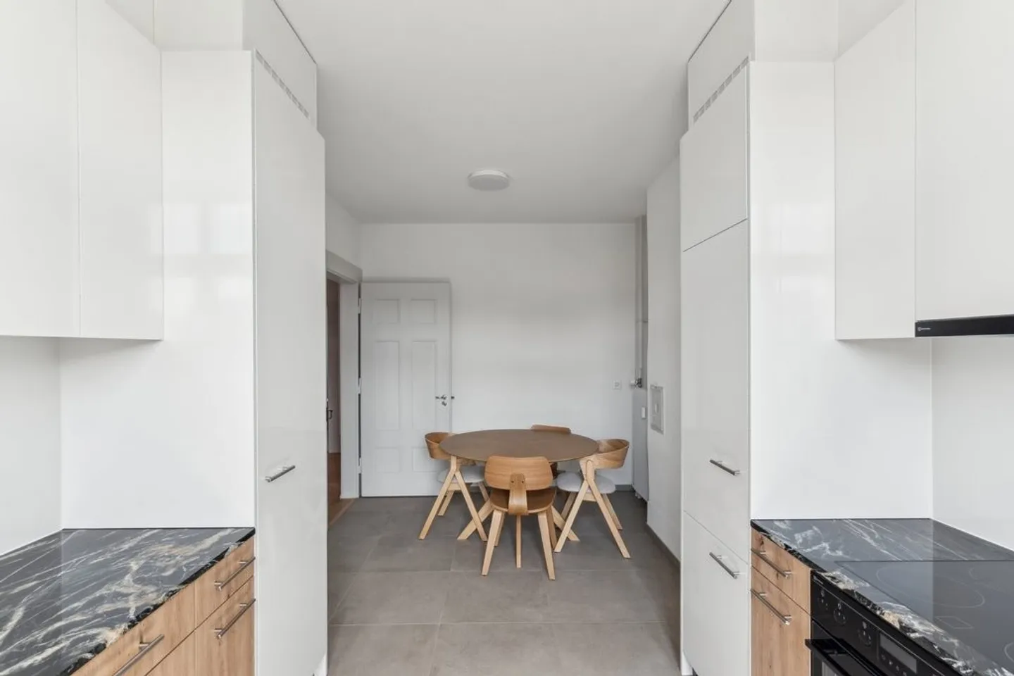 Magnifique appartement meublé et rénové de 113 m2 au centre-ville - Photo 2 sur 12