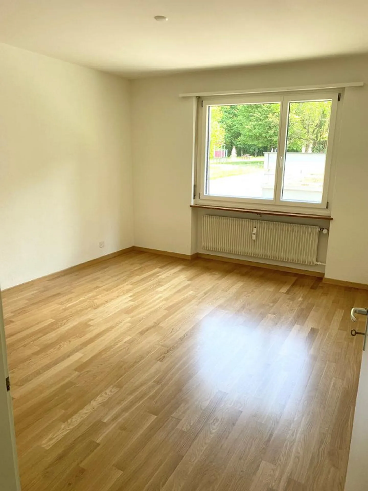 Appartement lumineux de 3,5 pièces proche de la nature avec balcon - Photo 6 sur 11