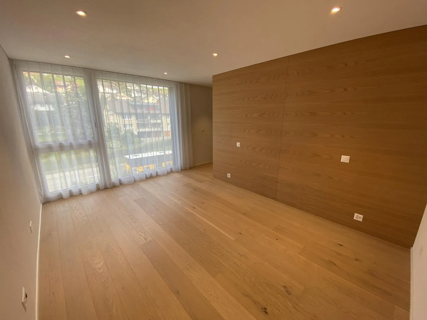 Appartamento con standard di proprietà e grande terrazza in affitto - Foto 11 di 17