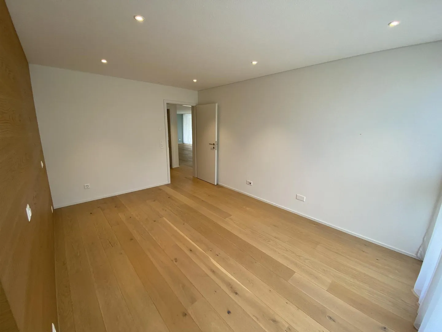 Appartamento con standard di proprietà e grande terrazza in affitto - Foto 12 di 17