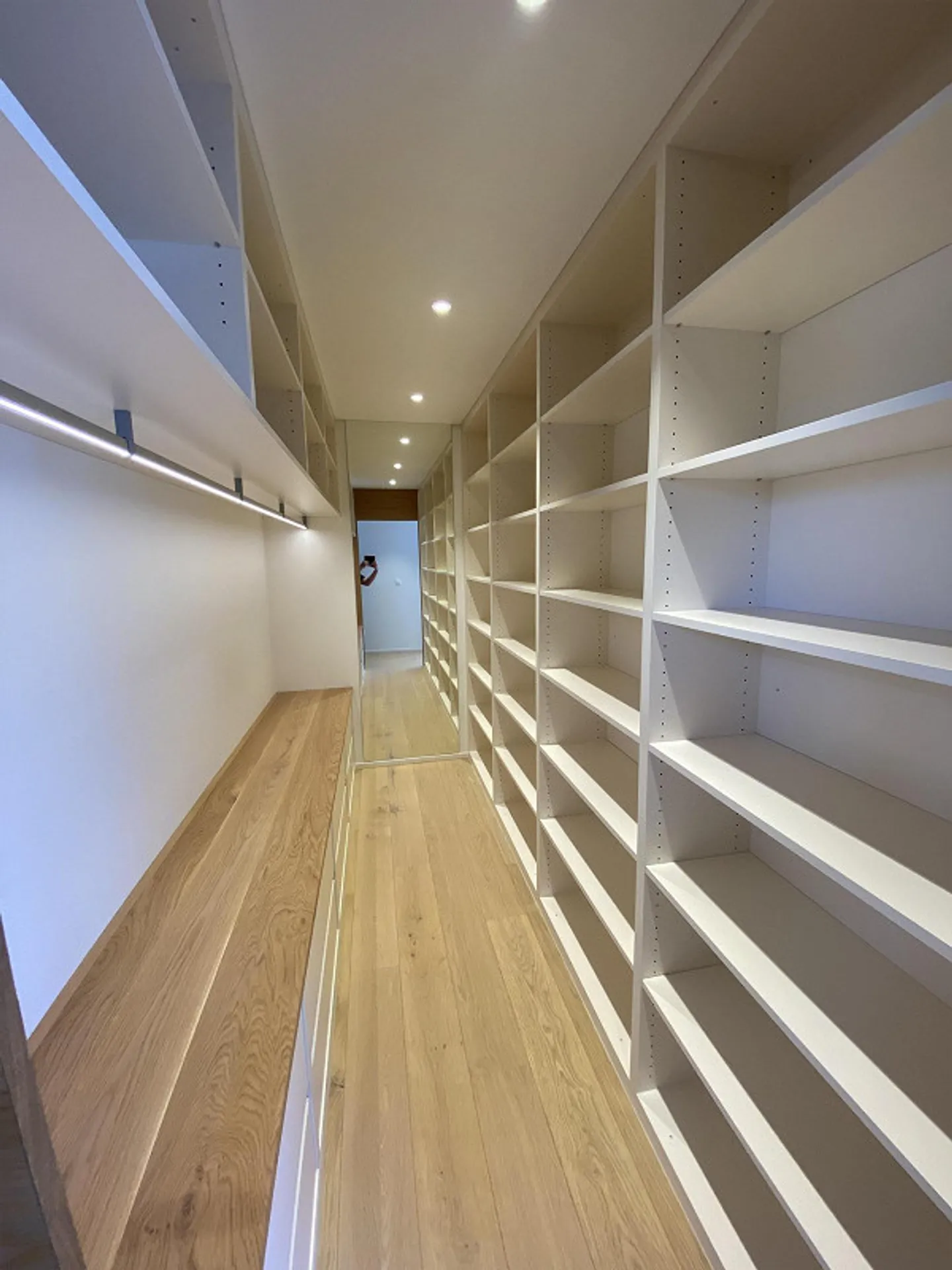 Appartamento con standard di proprietà e grande terrazza in affitto - Foto 13 di 17