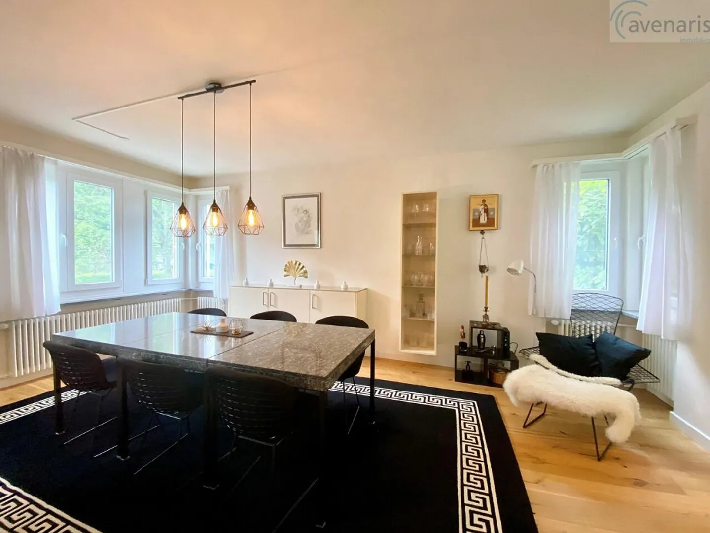 Geräumiges Doppeleinfamilienhaus in ruhiger Lage - Foto 2 von 19
