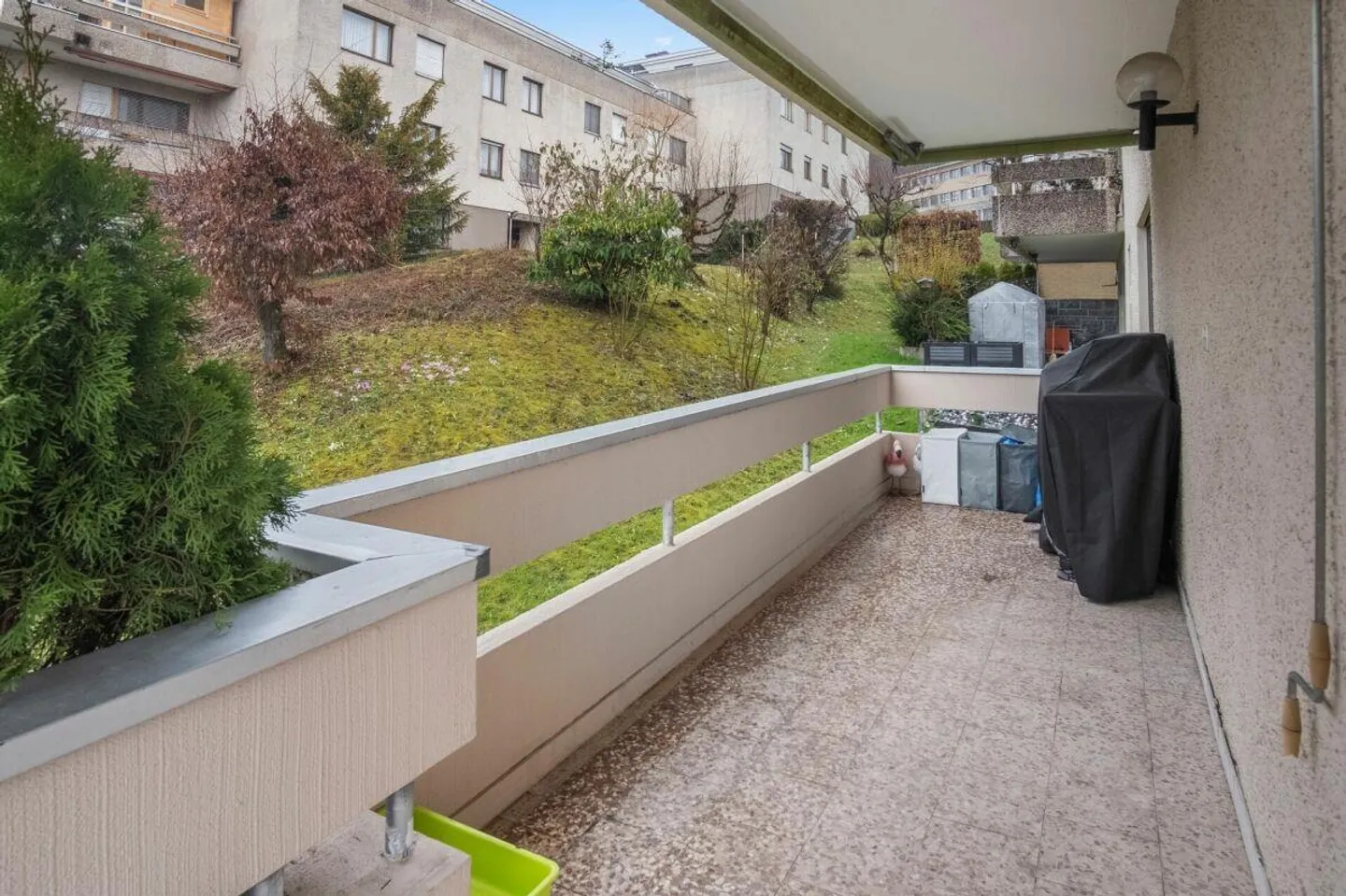 LIVING WITH A VIEW AND COMFORT... - Photo 20 of 25