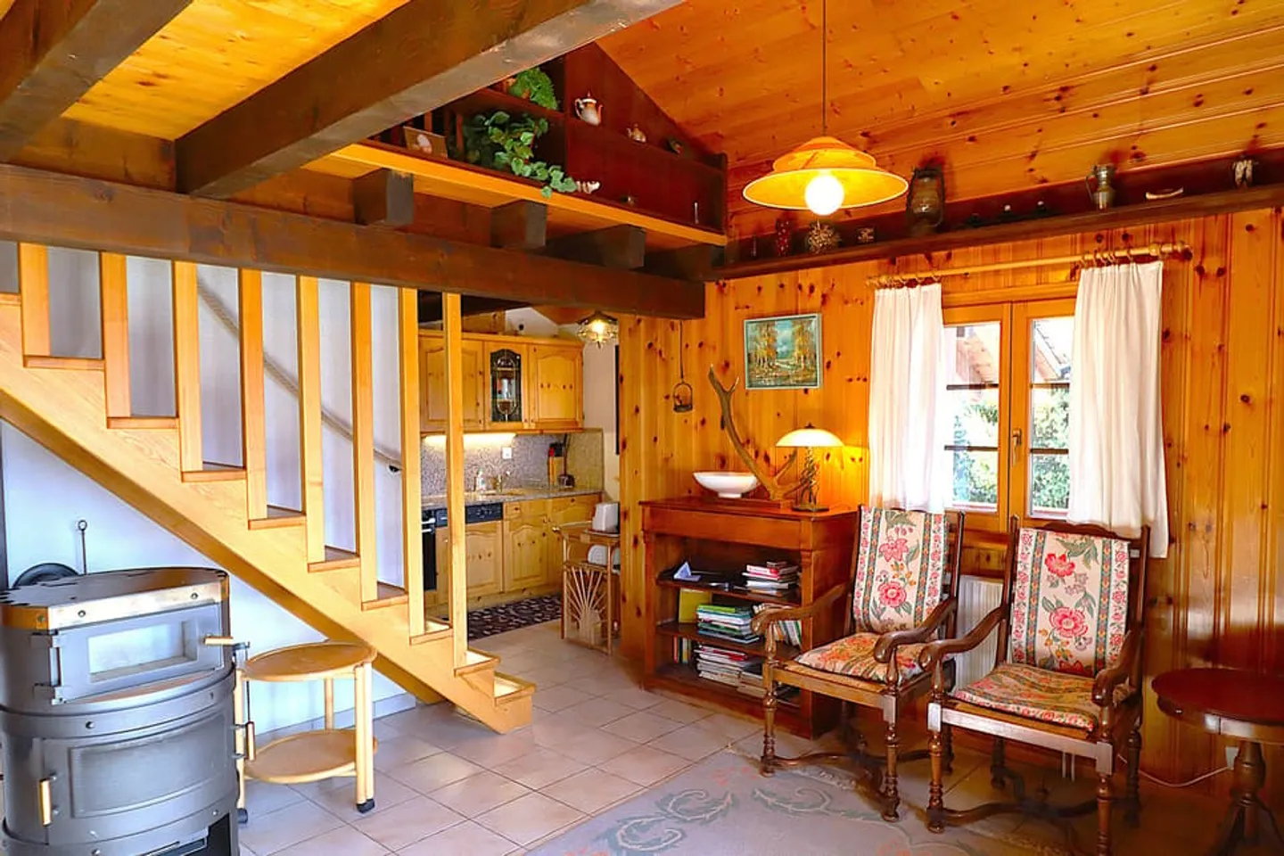 Semi-detached chalet with independent studio and beautiful unobstructed view - Photo 4 of 10