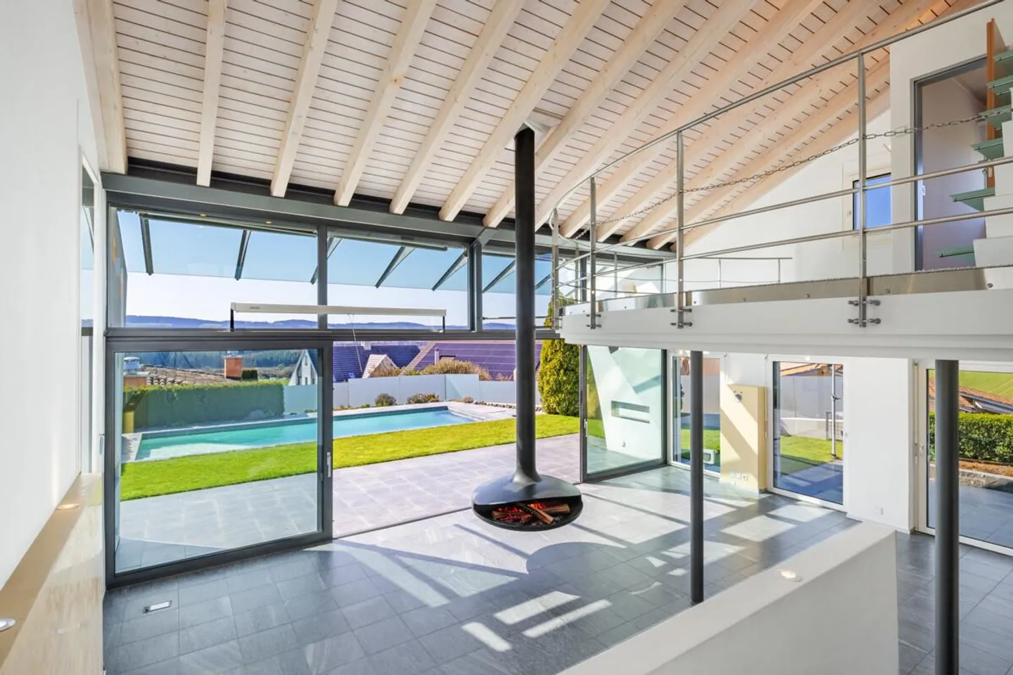 Gutenswil: Stylish Architect House with Pool and Panoramic View - Photo 2 of 6